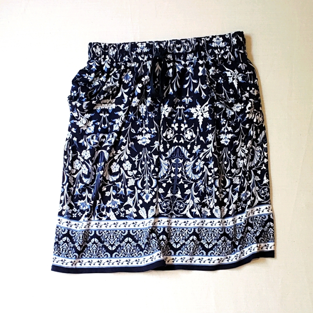 Max Studio NWT navy blue print skirt size M